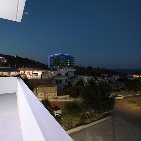 The Azure Blue Apt ฟาลิรากี ภายนอก รูปภาพ